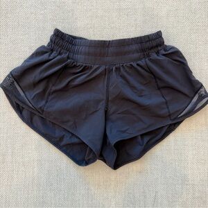 Lululemon Hotty Hot Low-Rise Lined Short 2.5"